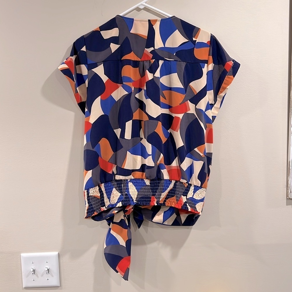 🔥Nine West Colorful Abstract Women's Top🔥 - Picture 2 of 6